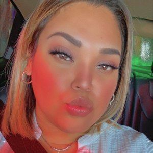 Meet your Posher, Yvette